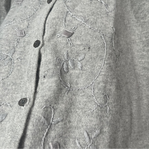 Grey Cardigan Sweater 🩶 by Preview Size Large - Picture 7 of 7